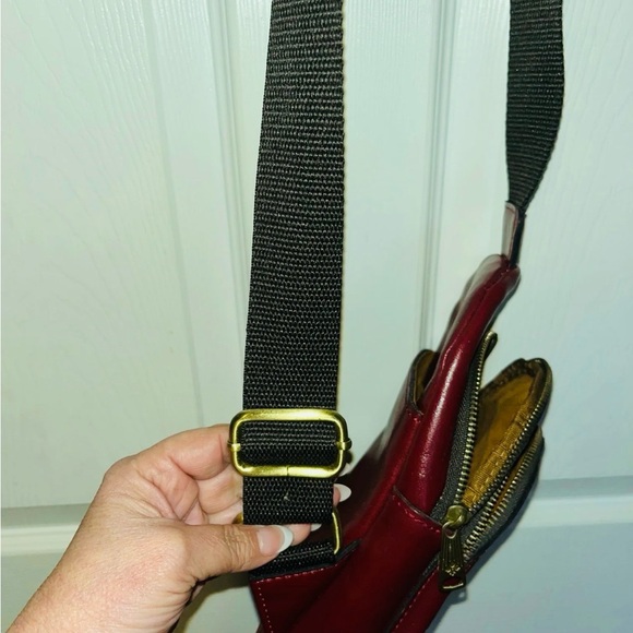 Patricia Nash Slingpack/Crossbody Bag! Beautiful Burgundy! ?